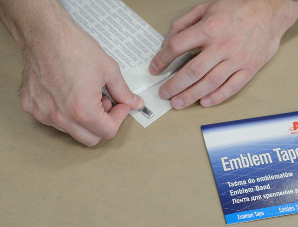 Стрічка двостороння для монтажу емблем APP Emblem Tape лист 100*200мм (1 лист)